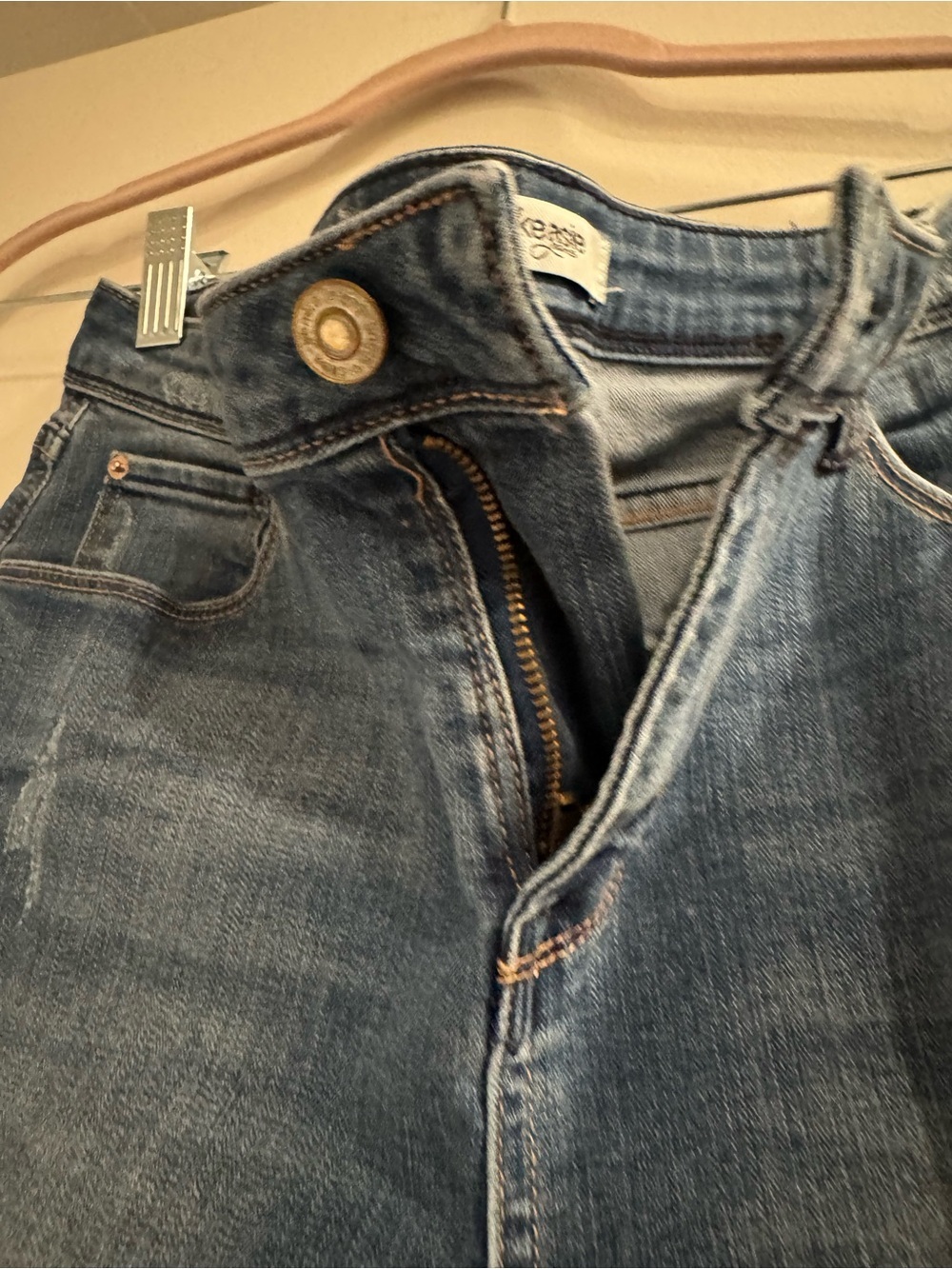 Kensie Mid Blue Rolled Hem Bermuda Denim Shorts Size 10/30 Casual Stretch - Picture 3 of 8